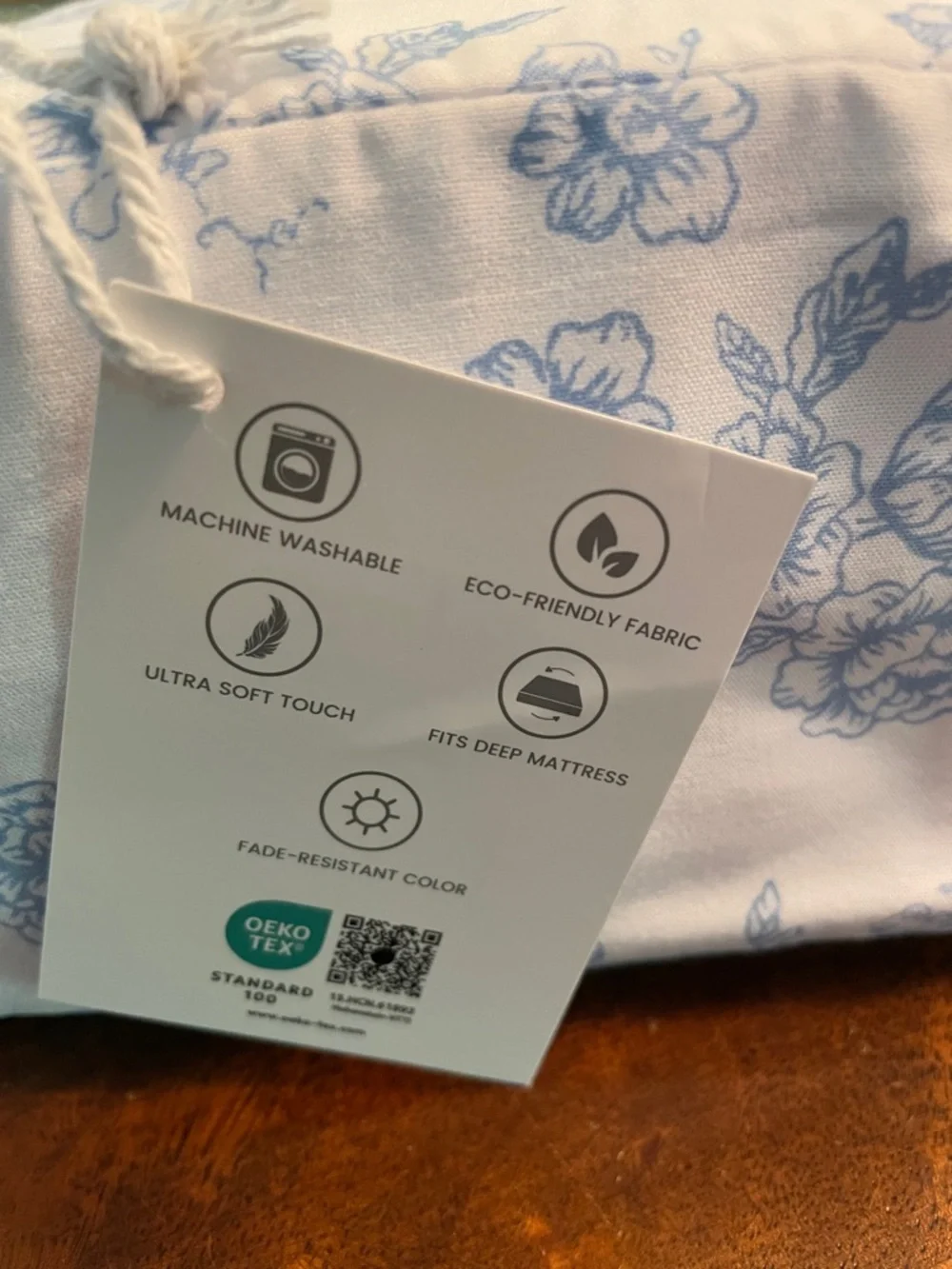 SEEBOO 6-piece Ultra Soft Sheet Set, Deep Pocket, Queen, Blue White